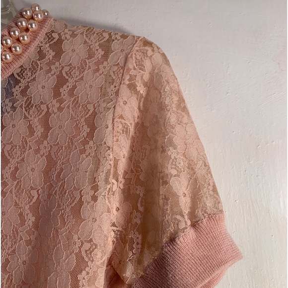 Theodore Twelve Los Angeles Pearl Collar & Lace Short Sleeved Pink Top, Size: M - Picture 5 of 10